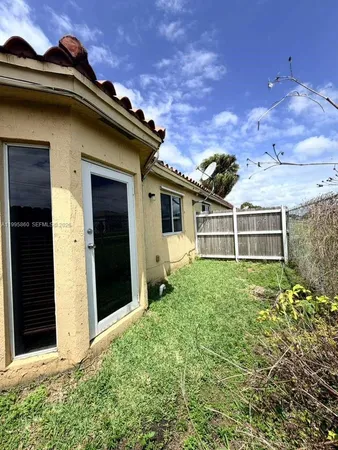 $2,100 | 31 Northeast 13th Street, Unit 5, Homestead, FL 33030