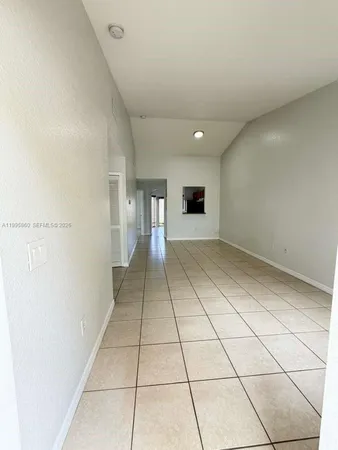 $2,100 | 31 Northeast 13th Street, Unit 5, Homestead, FL 33030