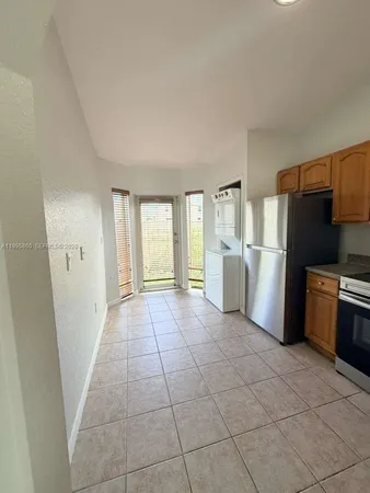 $2,100 | 31 Northeast 13th Street, Unit 5, Homestead, FL 33030