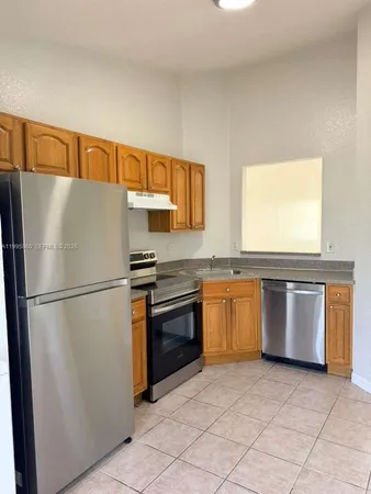 $2,100 | 31 Northeast 13th Street, Unit 5, Homestead, FL 33030