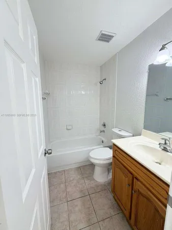 $2,100 | 31 Northeast 13th Street, Unit 5, Homestead, FL 33030
