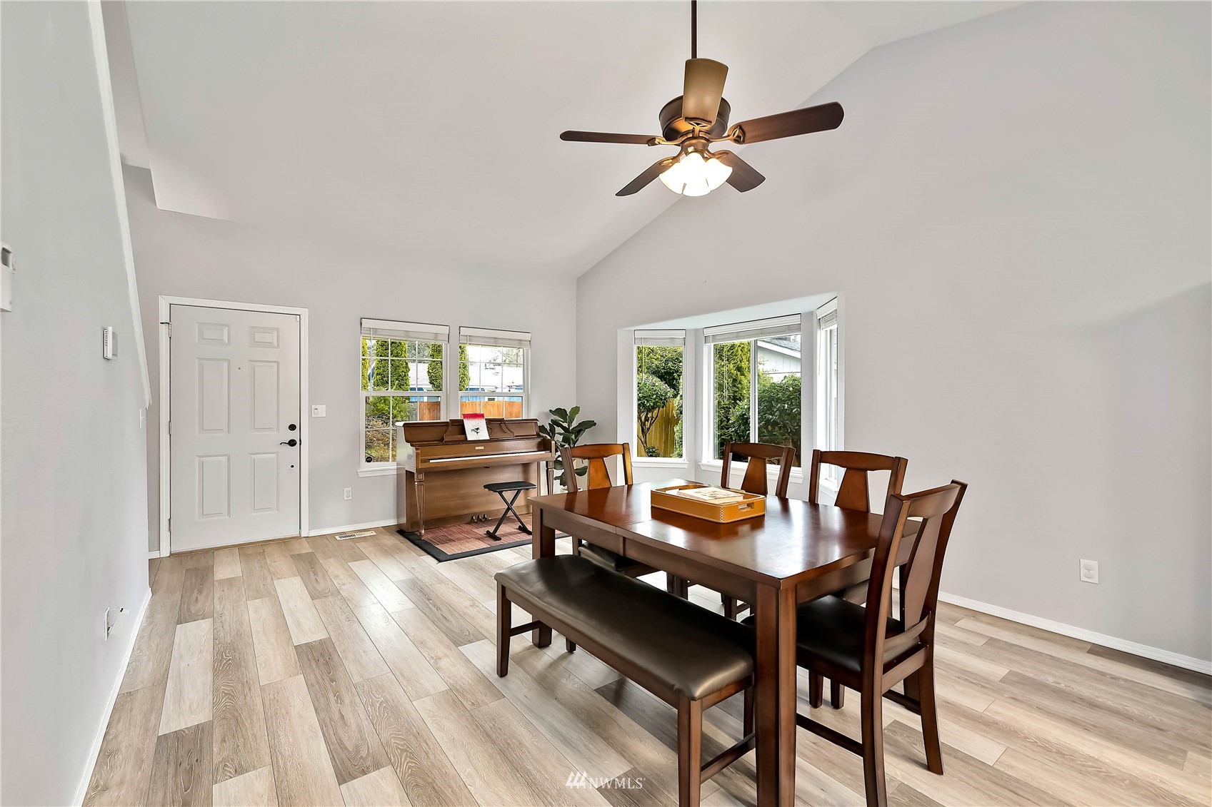 1319 Golf Club Road Southeast Lacey, WA 98503 - Photo 4 of 29 Gallery Image 4