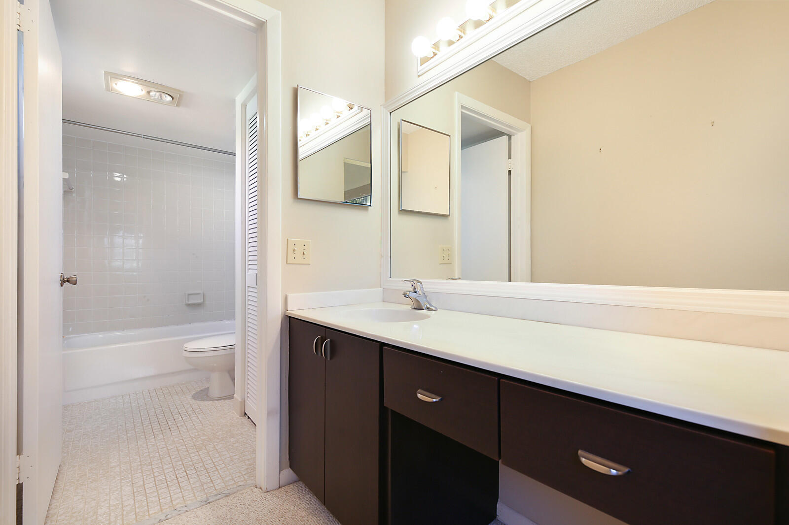 3114 Southwest 20th Terrace, Unit 23A1 Delray Beach, FL 33445 - Photo 18 of 22 17_3114_SW_20th_Terrace_Apt_2317_mls