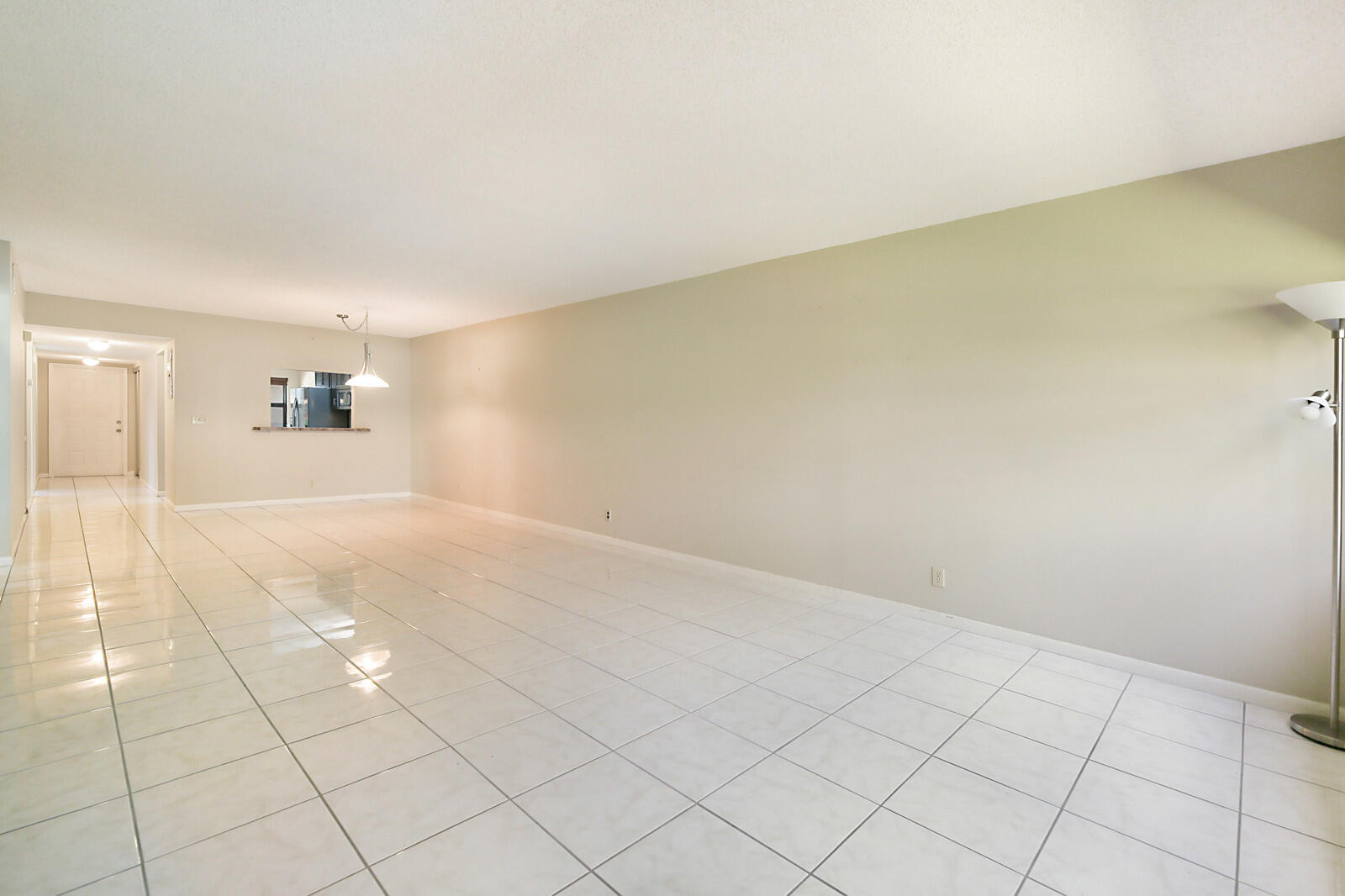 3114 Southwest 20th Terrace, Unit 23A1 Delray Beach, FL 33445 - Photo 7 of 22 06_3114_SW_20th_Terrace_Apt_236_mls