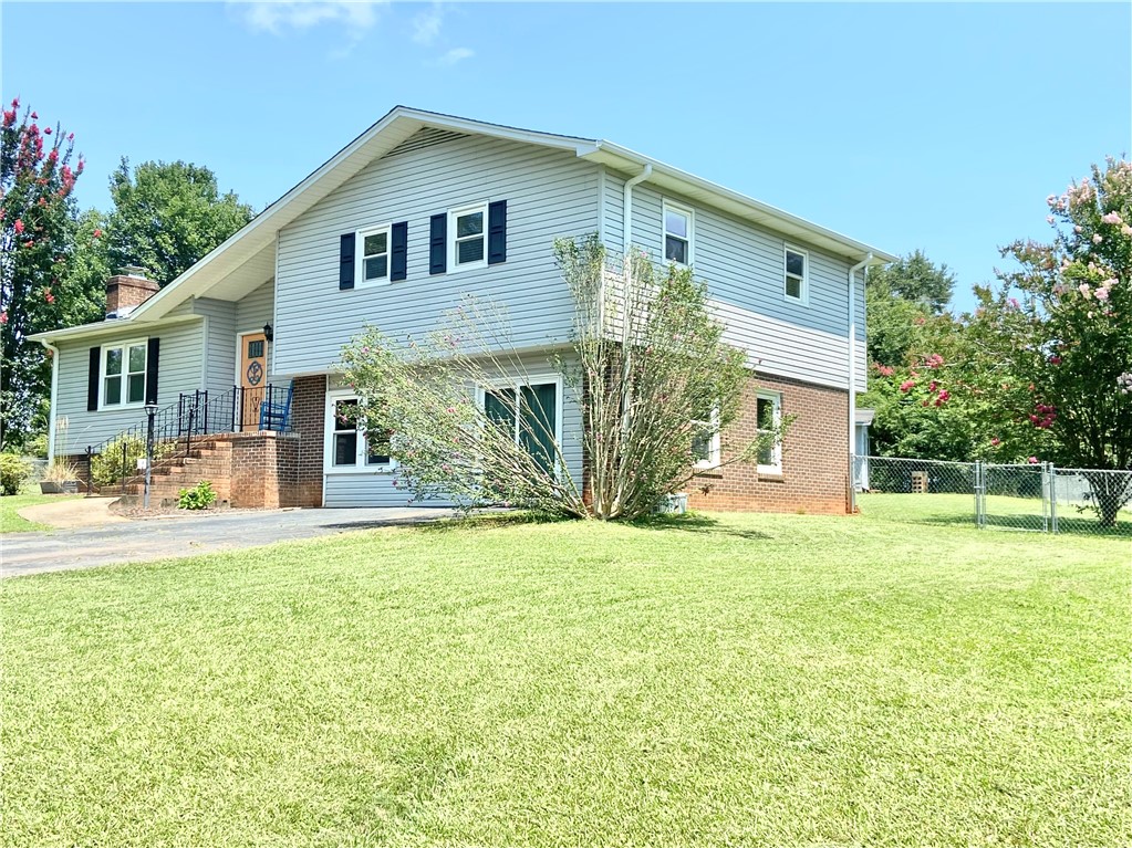 247 Carrie Road Liberty, SC 29657 - Photo 2 of 31 Gallery Image 2