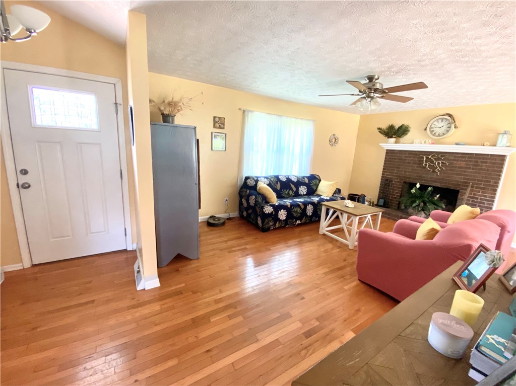 247 Carrie Road Liberty, SC 29657 - Photo 4 of 31 Gallery Image 4