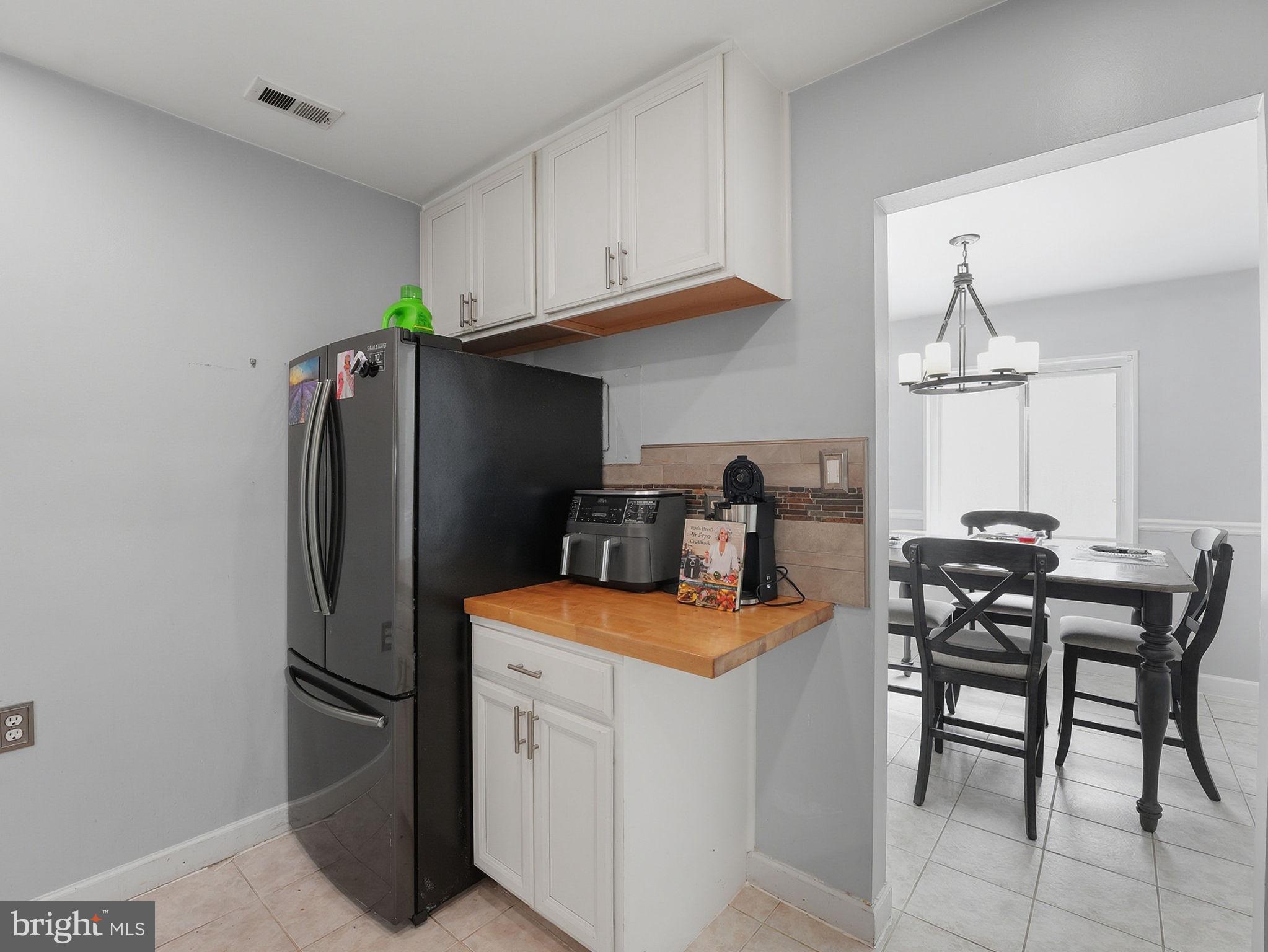 1546 Northgate Square, Unit 21C Reston, VA 20190 - Photo 11 of 33 Kitchen with Appliances