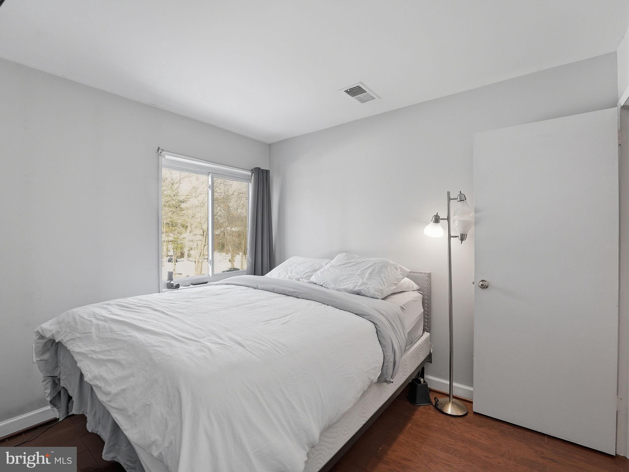 1546 Northgate Square, Unit 21C Reston, VA 20190 - Photo 22 of 33 Bedroom