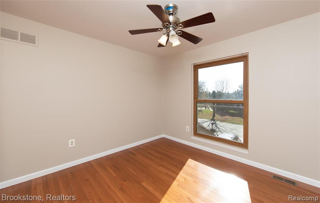 937 Ten Point Drive Rochester Hills, MI 48309 - Photo 32 of 40