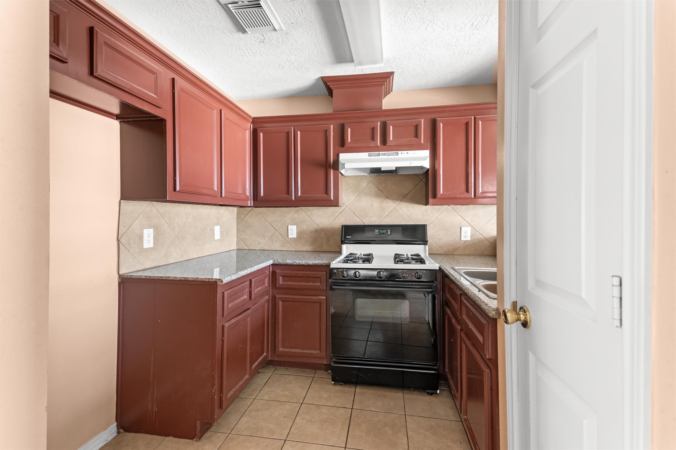 5802 Hartwick Road, Unit A Houston, TX 77016 - Photo 6 of 16 Gallery Image 6