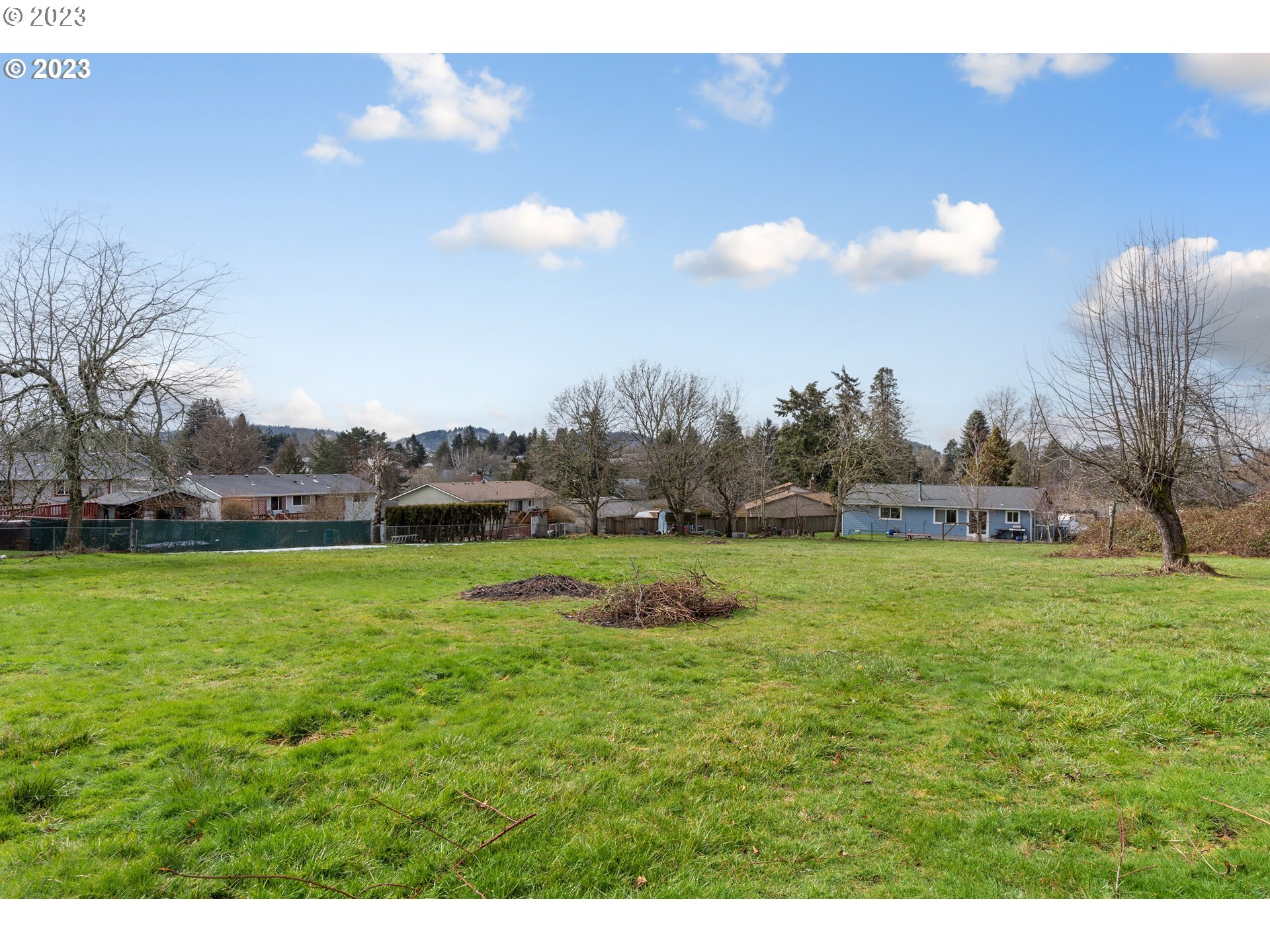 425 Southeast Williams Road Gresham, OR 97080 - Photo 11 of 30 a view of an house with backyard space and garden