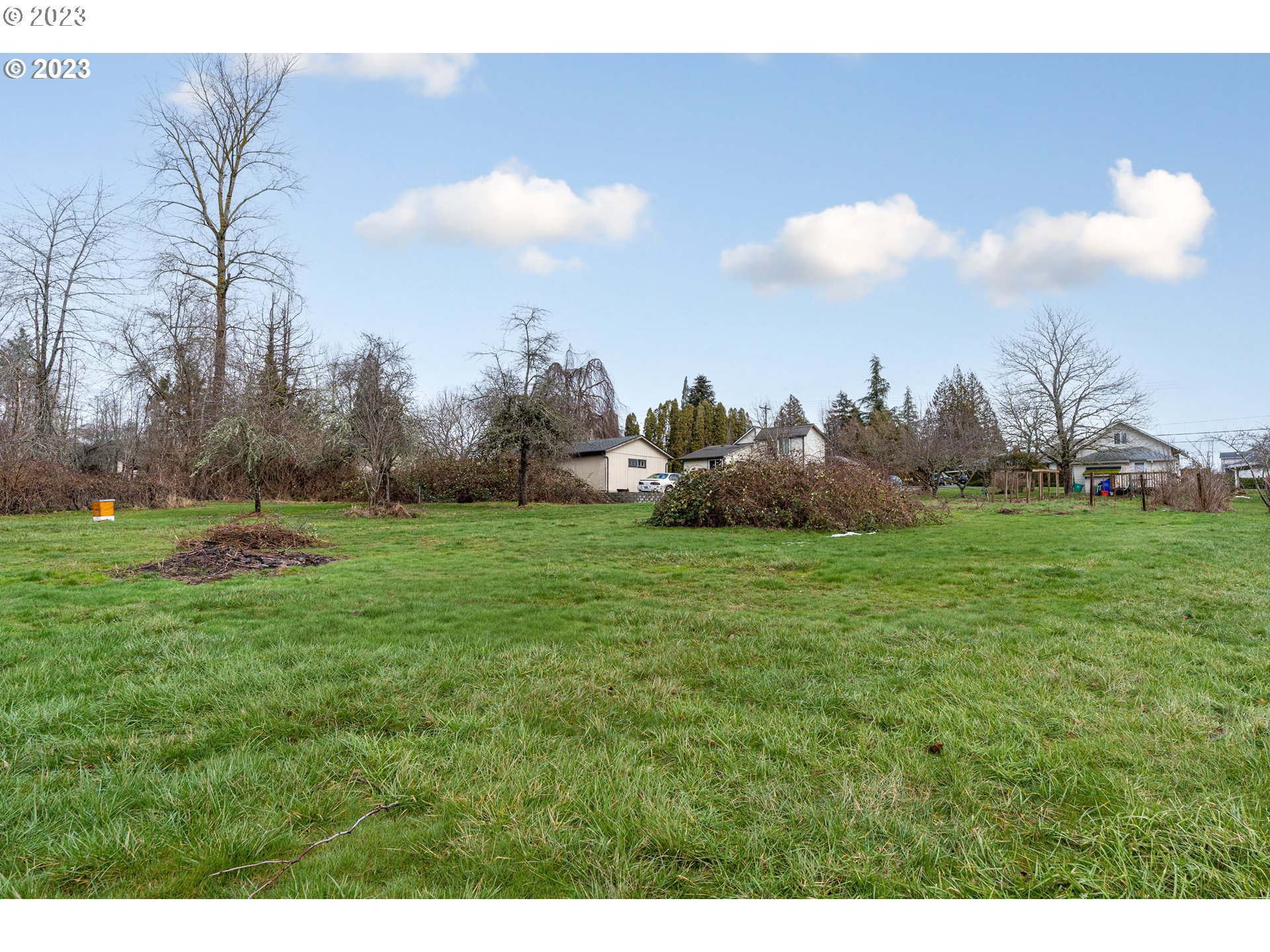 425 Southeast Williams Road Gresham, OR 97080 - Photo 15 of 30 a view of a green field