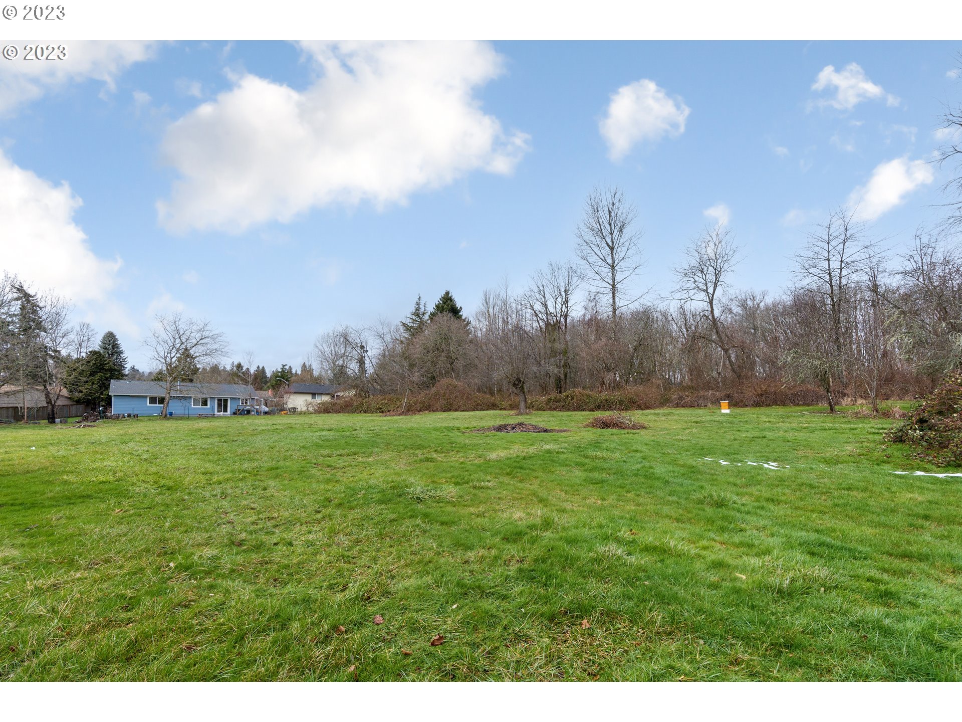 425 Southeast Williams Road Gresham, OR 97080 - Photo 16 of 30 a view of a green field