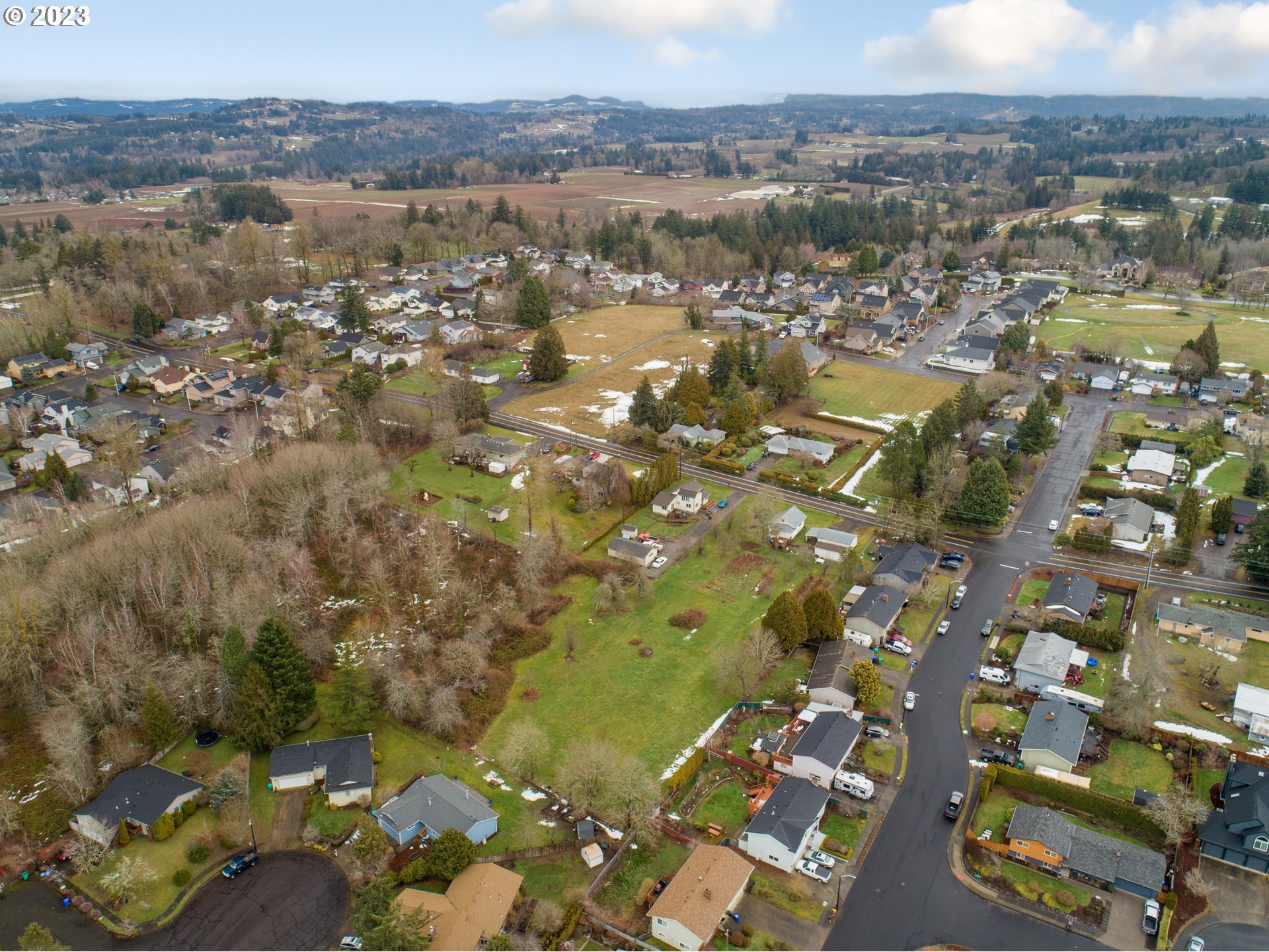 425 Southeast Williams Road Gresham, OR 97080 - Photo 23 of 30 view of city and mountain