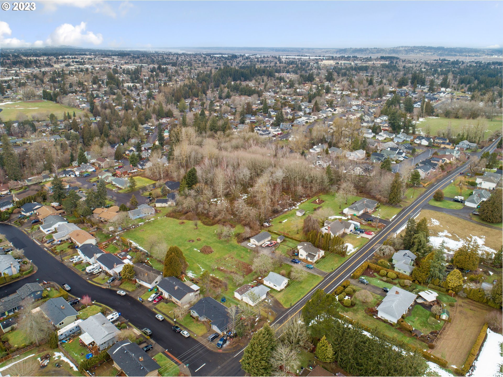 425 Southeast Williams Road Gresham, OR 97080 - Photo 24 of 30 an aerial view of multiple house