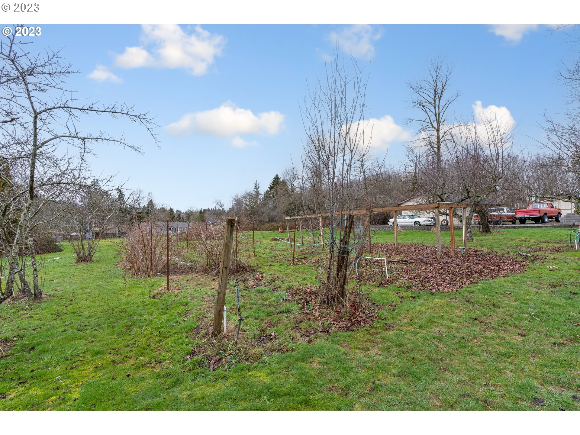 425 Southeast Williams Road Gresham, OR 97080 - Photo 8 of 30 a garden view