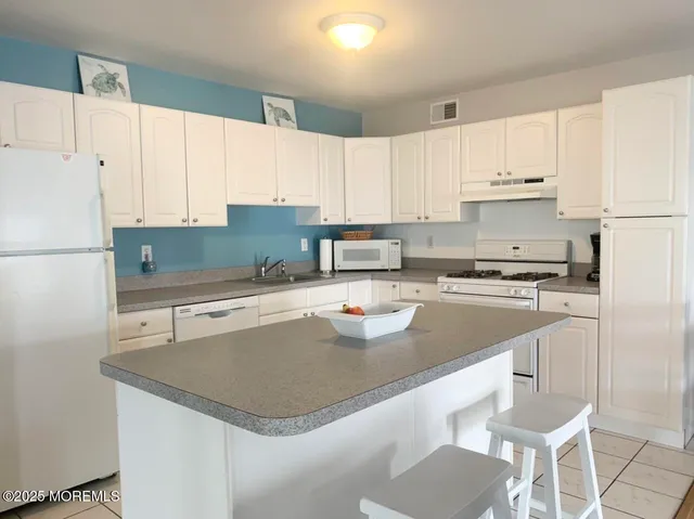 $2,300 | 15 9th Avenue, Unit LOWR, Seaside Park, NJ 08752