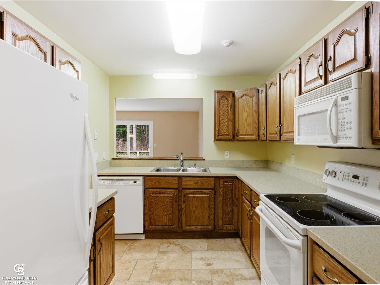 7262 Lakeshore Road Lakeport, MI 48059 - Photo 4 of 55