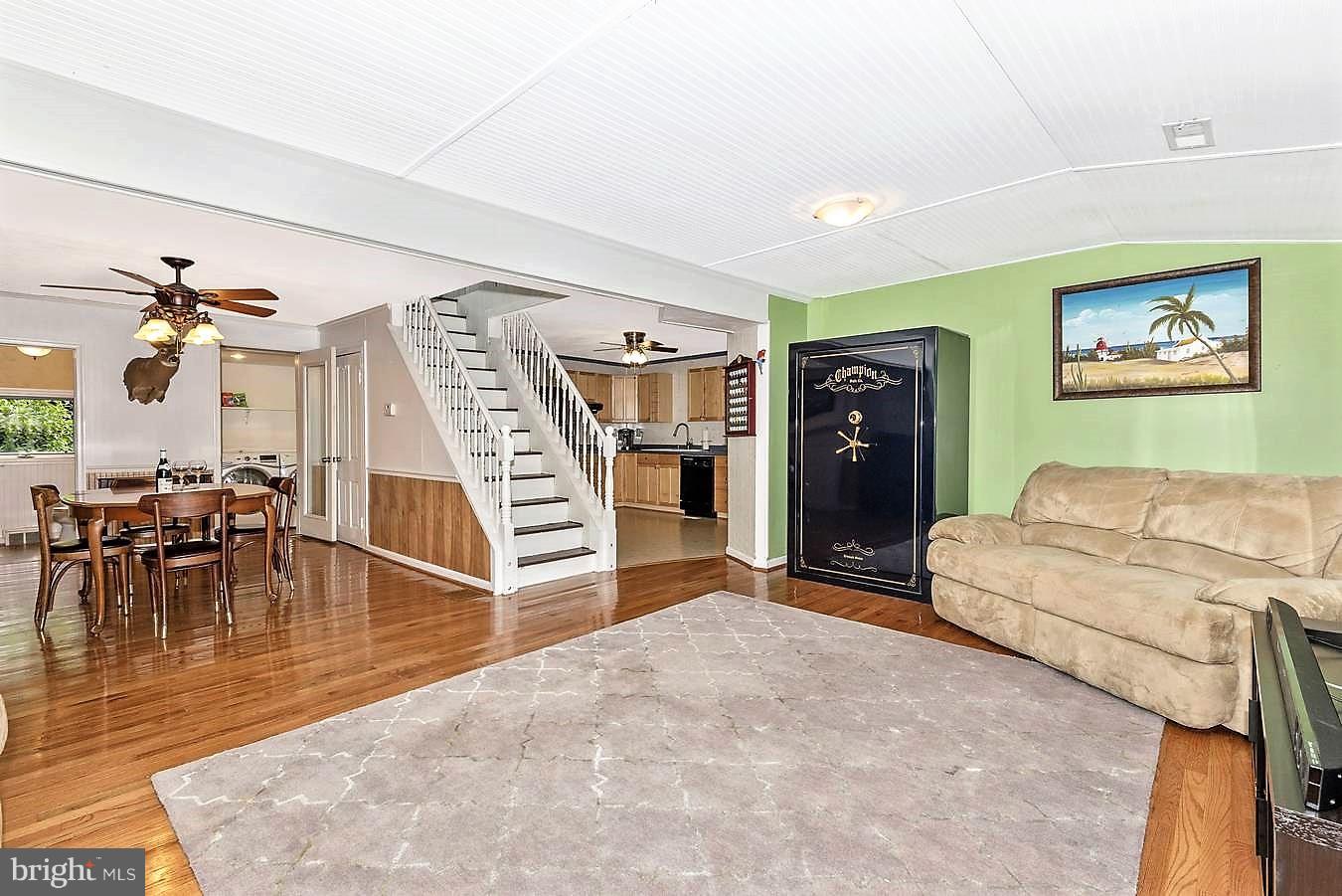 5019 Old Bartholows Road Mount Airy, MD 21771 - Photo 13 of 27 Living Room