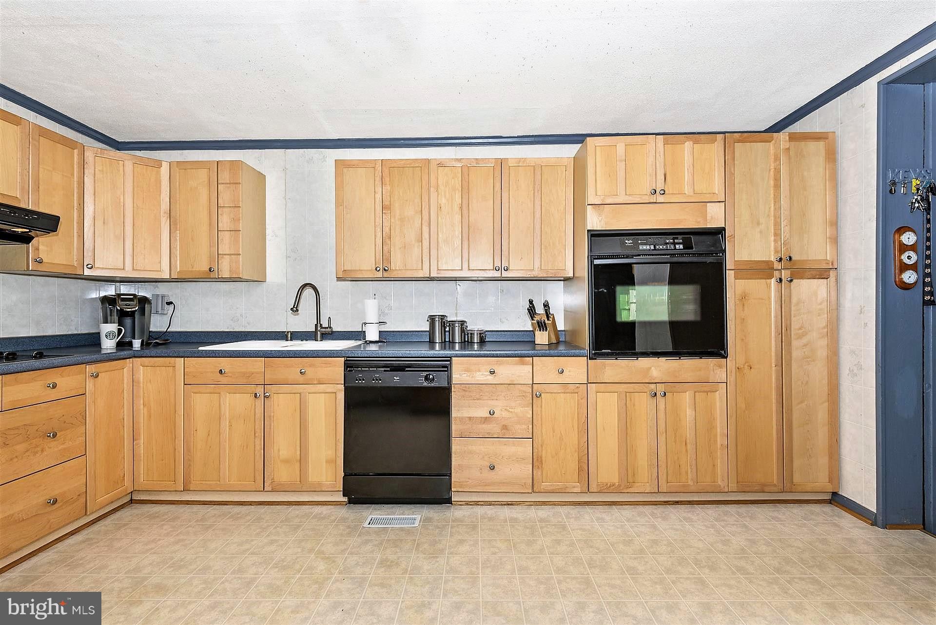 5019 Old Bartholows Road Mount Airy, MD 21771 - Photo 7 of 27 Kitchen