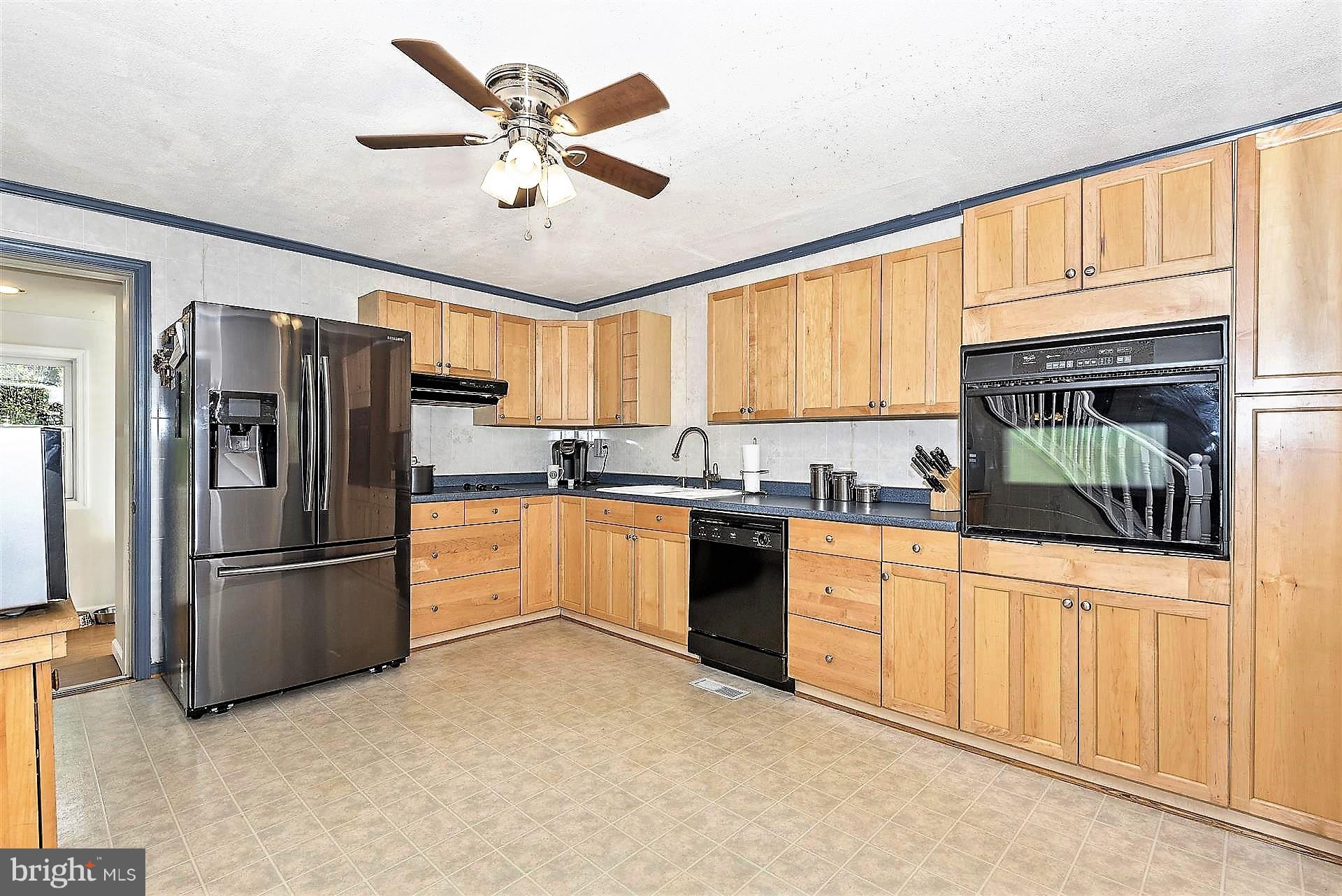 5019 Old Bartholows Road Mount Airy, MD 21771 - Photo 9 of 27 Kitchen