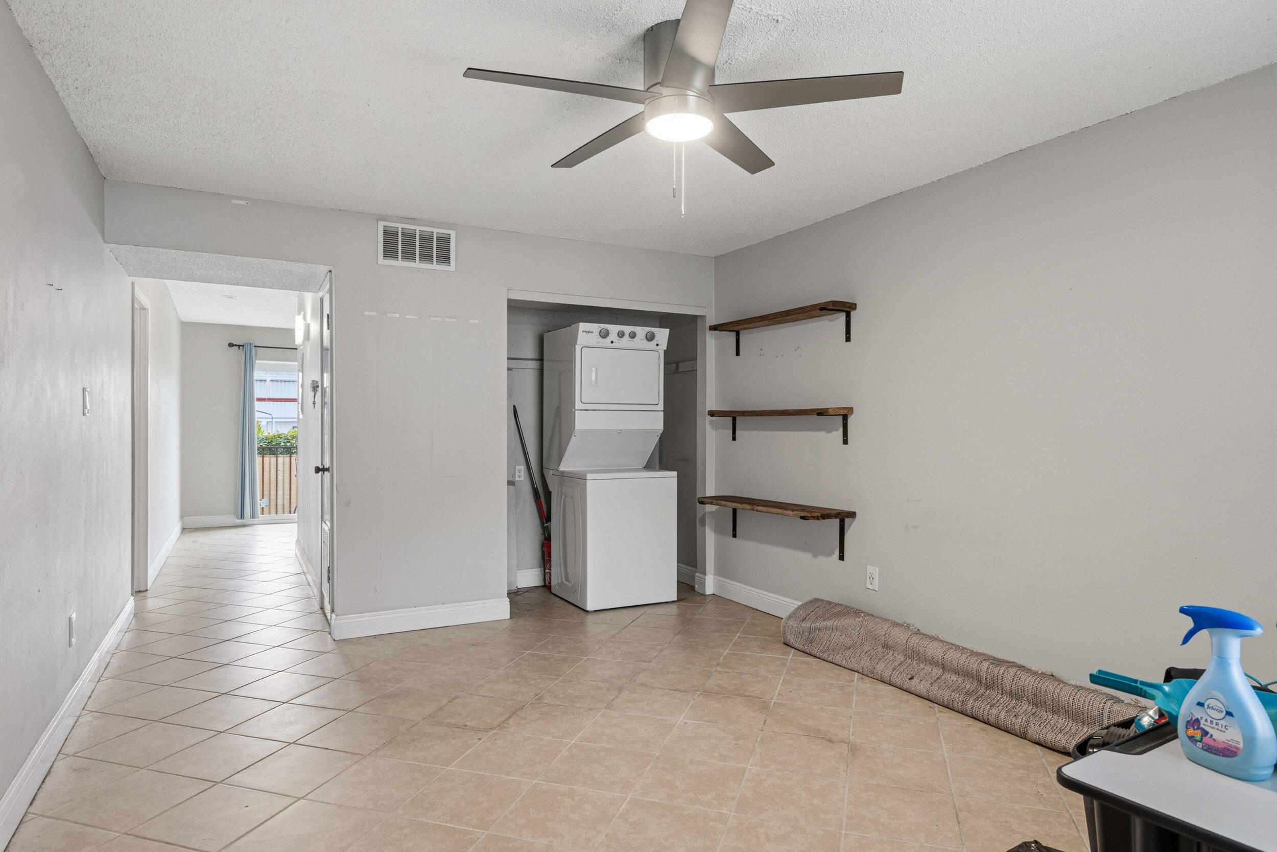 210 Pelham Road, Unit 215C Fort Walton Beach, FL 32547 - Photo 3 of 24 Living Room