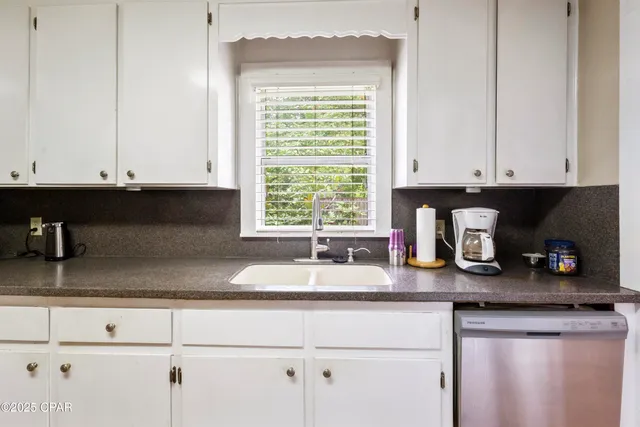 $329,900 | 1102 8th Avenue, Graceville, FL 32440