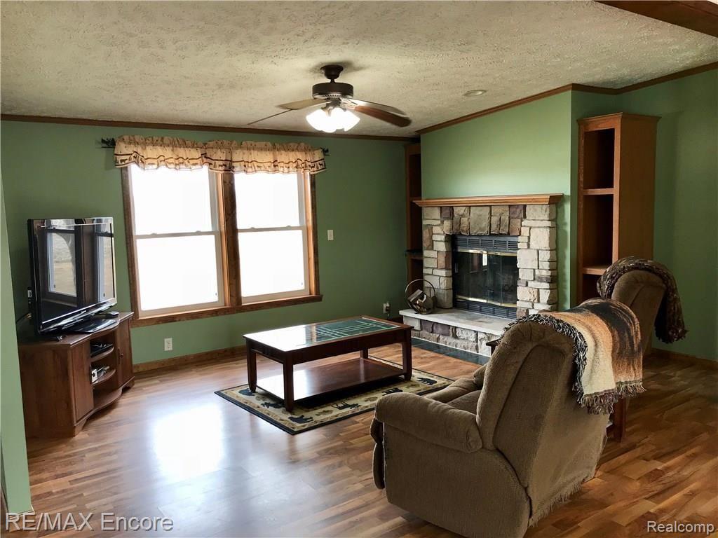 14218 Stuart Road Chesaning, MI 48616 - Photo 21 of 44 FAMILY ROOM