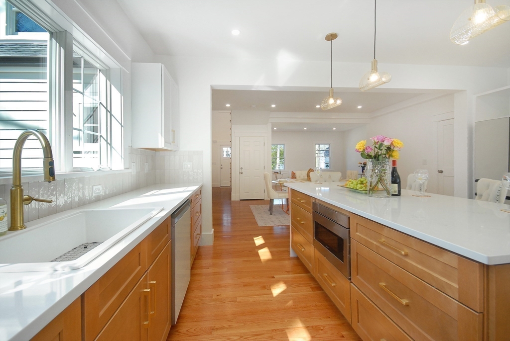 32 Hickory Cliff Road Newton, MA 02464 - Photo 17 of 42 Gallery Image 17