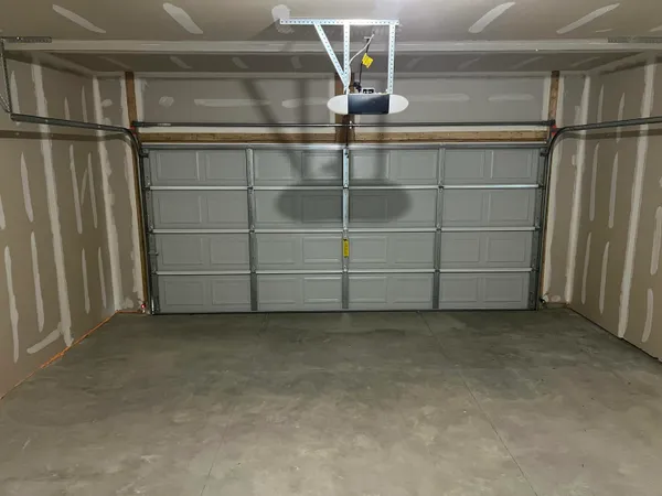 $3,950 | 27106 Gallop Way, Saline, MI 48176