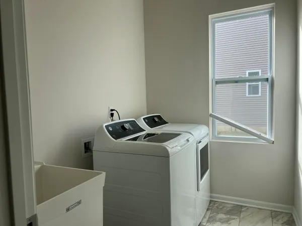 $3,950 | 27106 Gallop Way, Saline, MI 48176