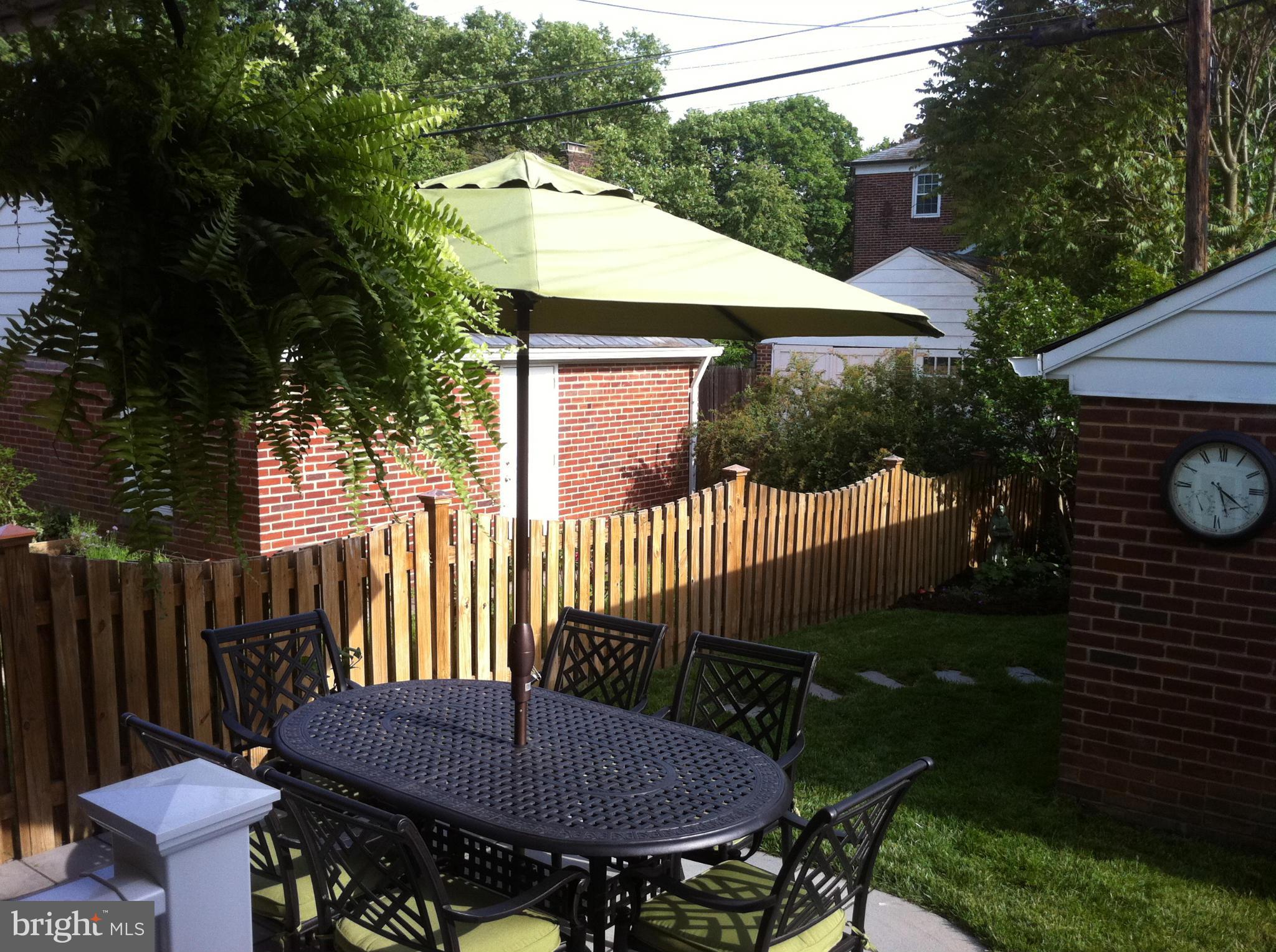 227 Dumbarton Road Baltimore, MD 21212 - Photo 30 of 30 a view of a table and chairs in patio