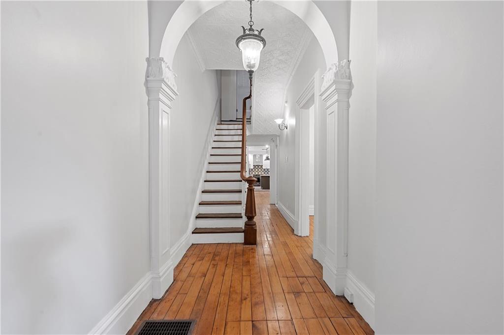 2217 Sarah Street Pittsburgh, PA 15203 - Photo 3 of 33