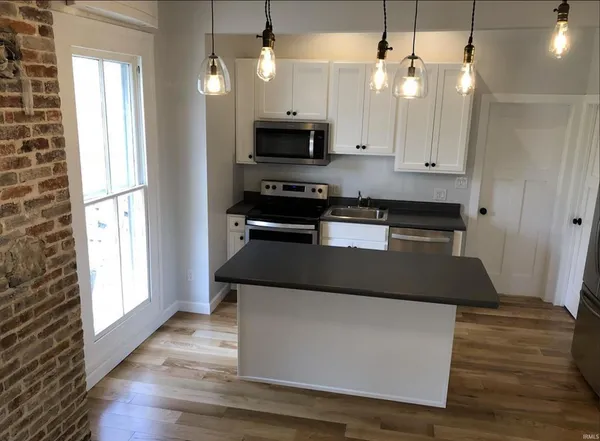 $1,500 | 726 West 6th Street, Unit 1, Bloomington, IN 47404