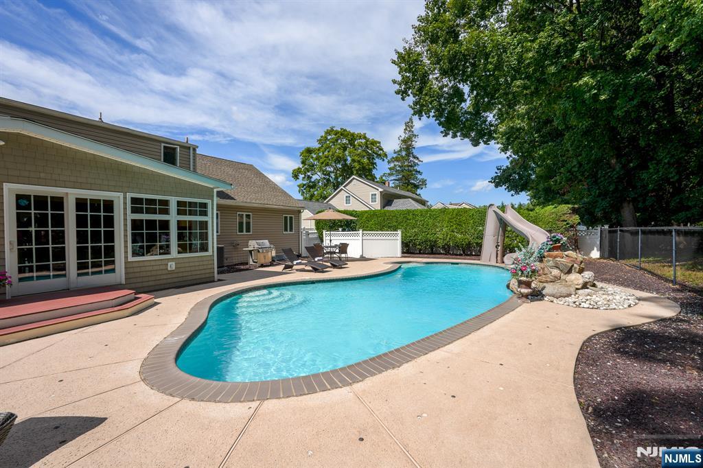 20 Colonial Road Emerson, NJ 07630 - Photo 28 of 35 Gallery Image 28