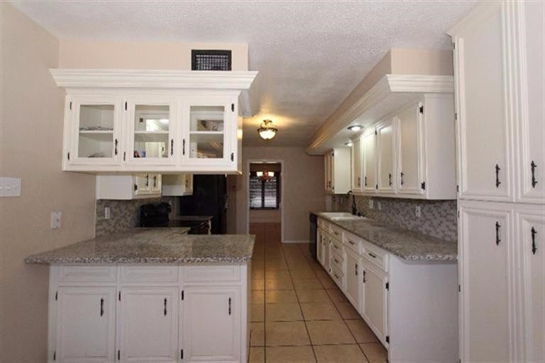 502 North Homestead Avenue Lubbock, TX 79416 - Photo 8 of 10 Add'l Kitchen