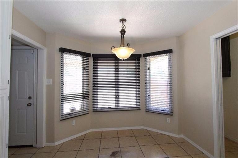 502 North Homestead Avenue Lubbock, TX 79416 - Photo 9 of 10 Eating Area