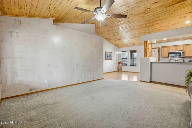 $369,000 | 2677 Palomino Trail, Overgaard, AZ 85933