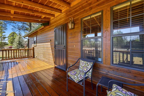 $369,000 | 2677 Palomino Trail, Overgaard, AZ 85933