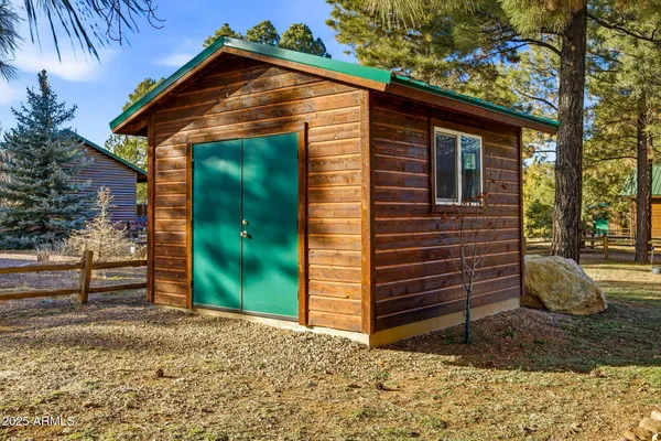 $369,000 | 2677 Palomino Trail, Overgaard, AZ 85933
