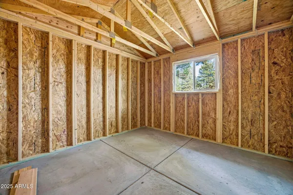 $369,000 | 2677 Palomino Trail, Overgaard, AZ 85933