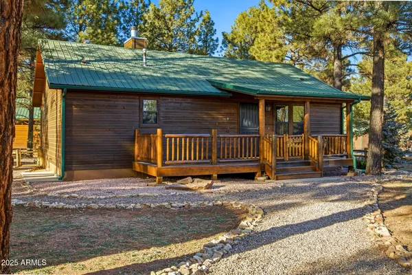 $369,000 | 2677 Palomino Trail, Overgaard, AZ 85933