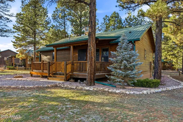 $369,000 | 2677 Palomino Trail, Overgaard, AZ 85933