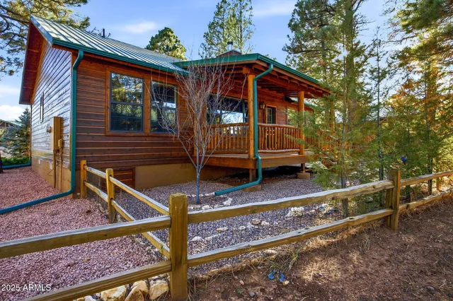 $369,000 | 2677 Palomino Trail, Overgaard, AZ 85933