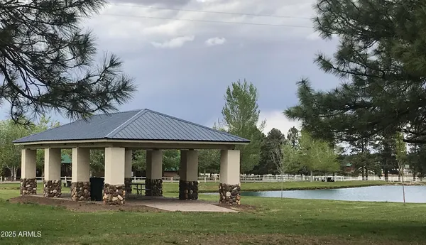 $369,000 | 2677 Palomino Trail, Overgaard, AZ 85933