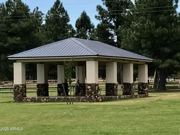 $369,000 | 2677 Palomino Trail, Overgaard, AZ 85933