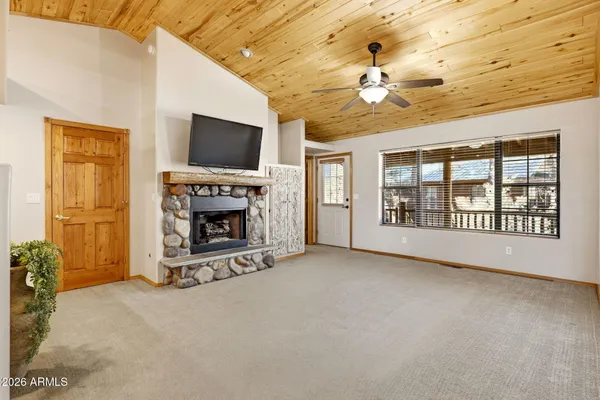 $369,000 | 2677 Palomino Trail, Overgaard, AZ 85933