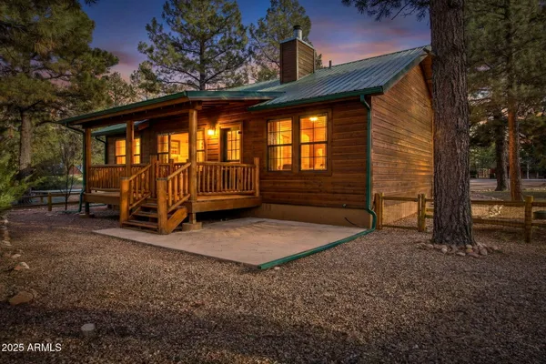 $369,000 | 2677 Palomino Trail, Overgaard, AZ 85933