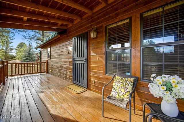 $369,000 | 2677 Palomino Trail, Overgaard, AZ 85933