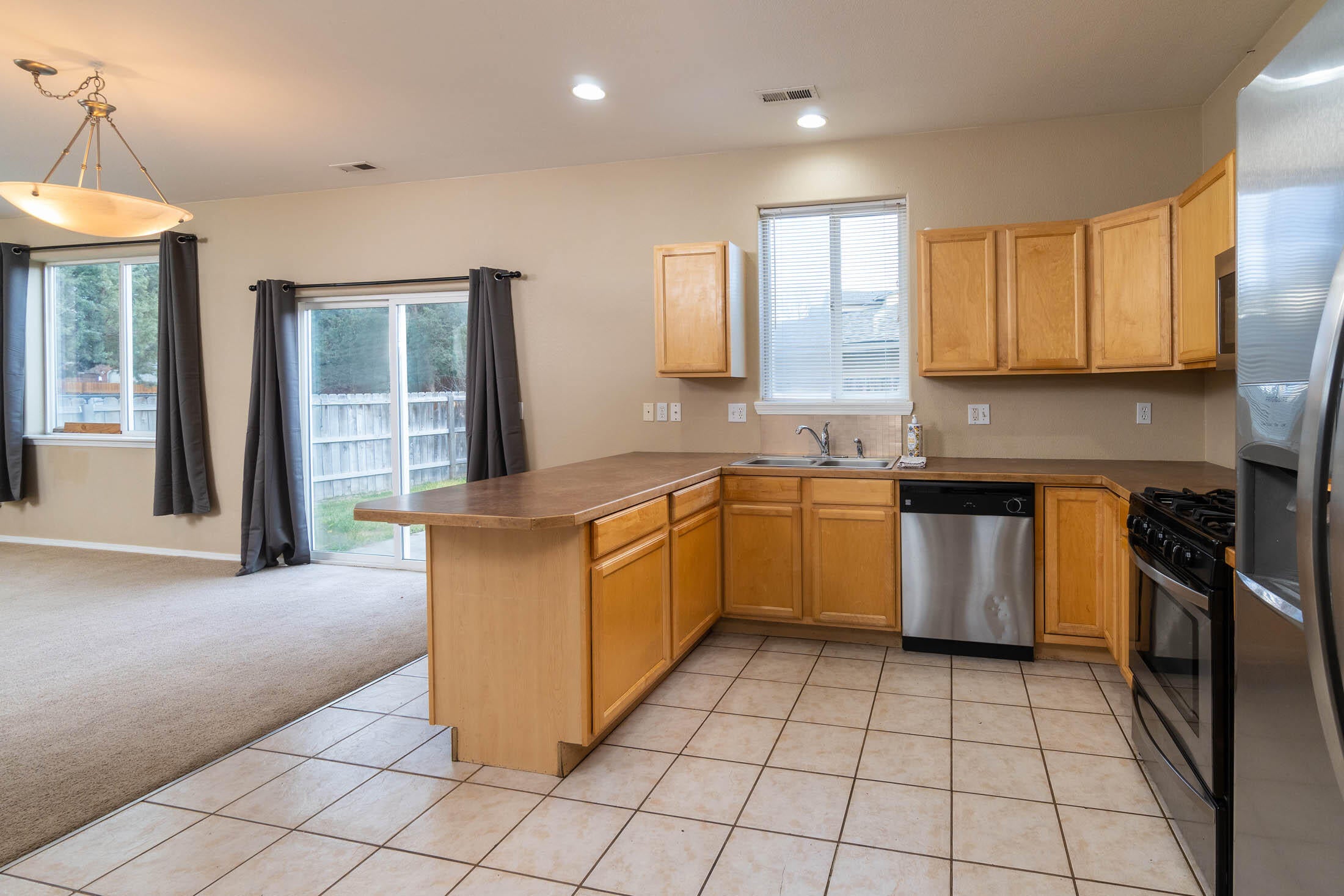 1715 Southeast Riviera Drive Bend, OR 97702 - Photo 4 of 26 1715 SE Riviera_0124 copy